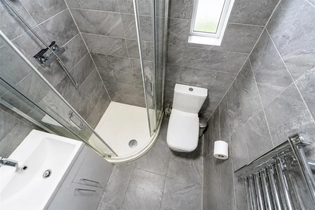 6 bedroom house for rent