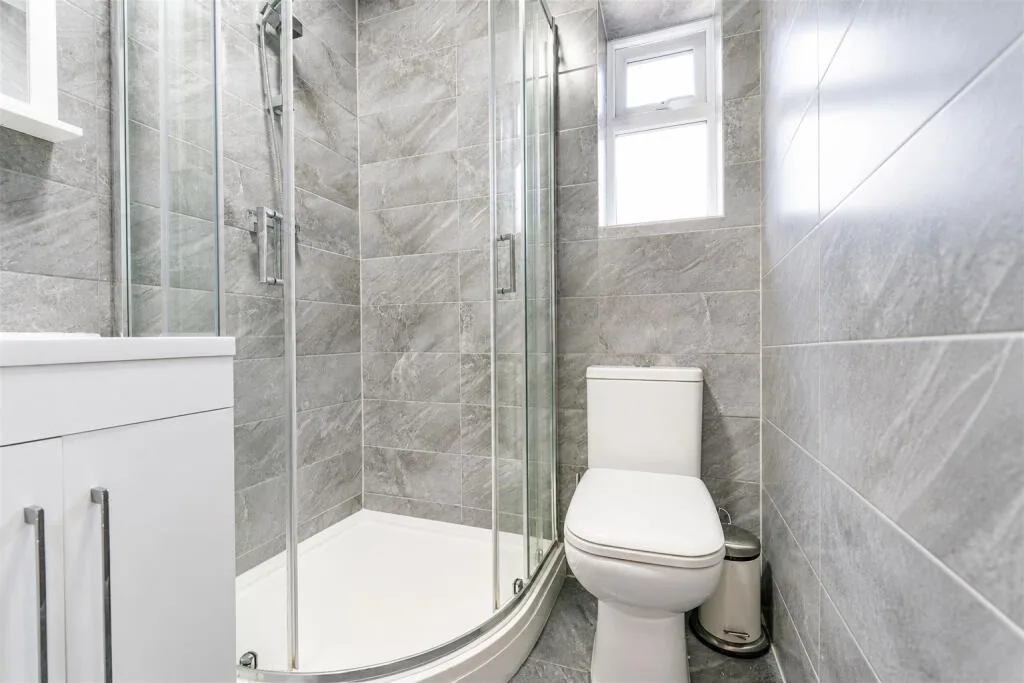 6 bedroom house for rent