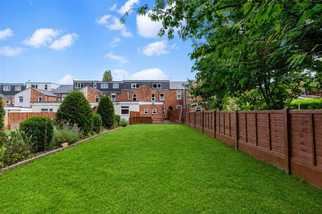 7 bedroom house for rent