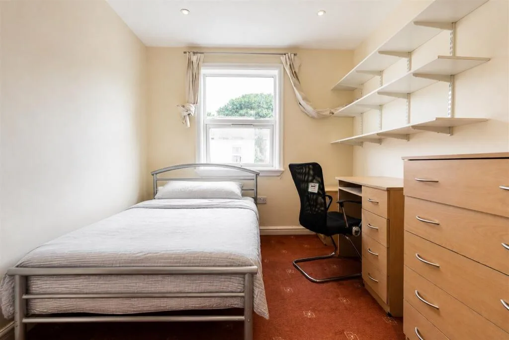 7 bedroom house for rent