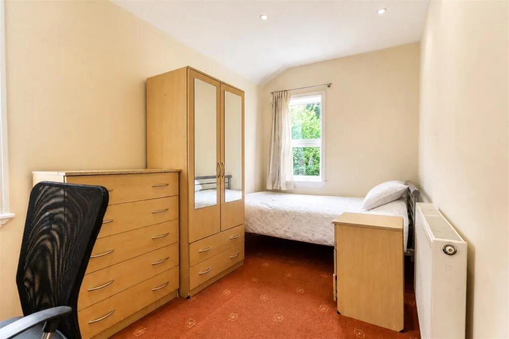 7 bedroom house for rent