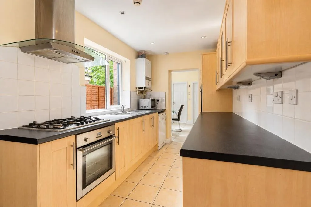 7 bedroom house for rent