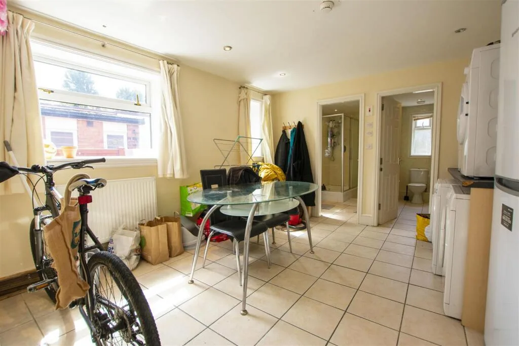 7 bedroom house for rent