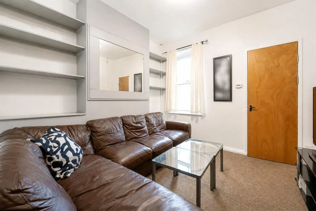 5 bedroom house for rent