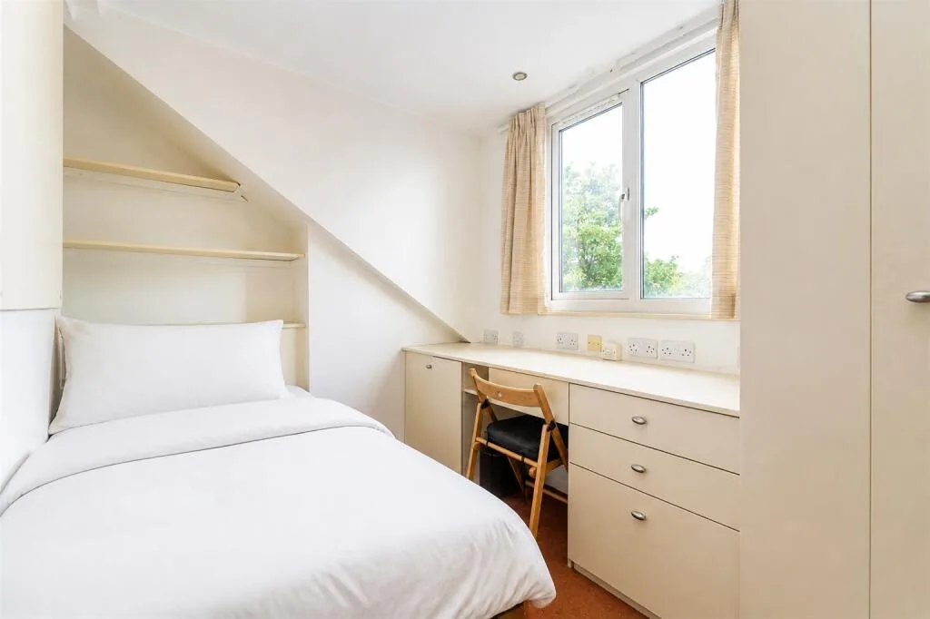 5 bedroom house for rent