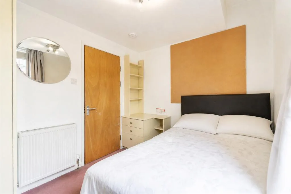 5 bedroom house for rent