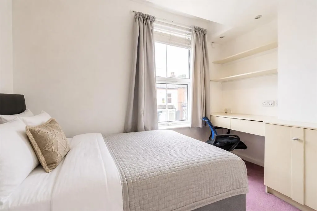 5 bedroom house for rent