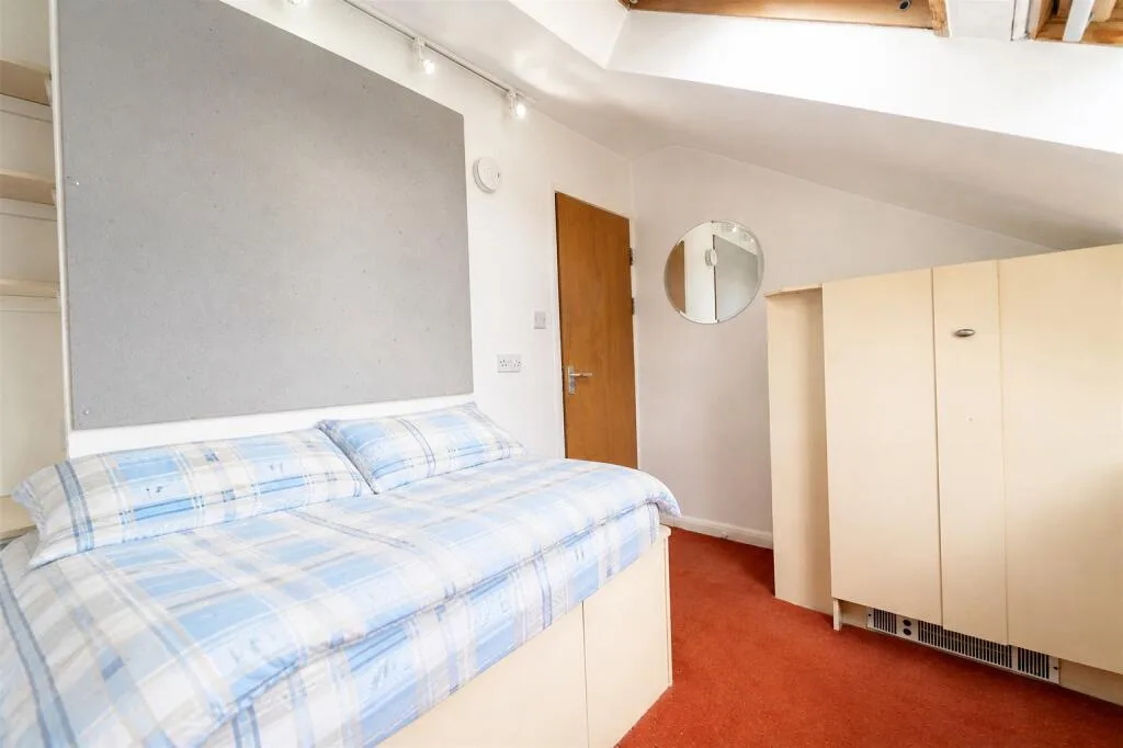 5 bedroom house for rent