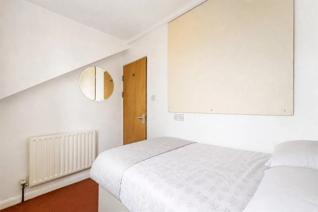 5 bedroom house for rent