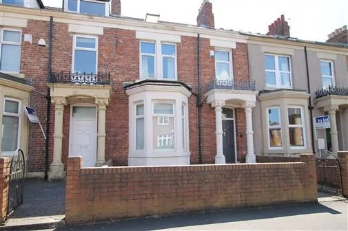 6 bedroom terraced house for rent