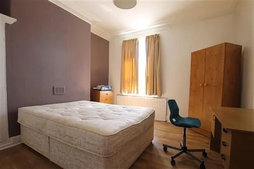 6 bedroom terraced house for rent