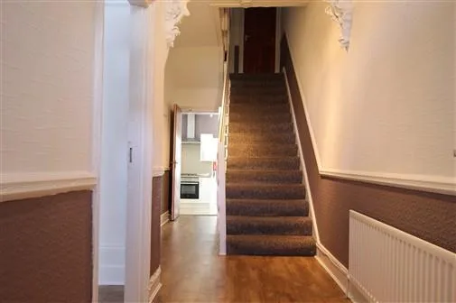 6 bedroom terraced house for rent