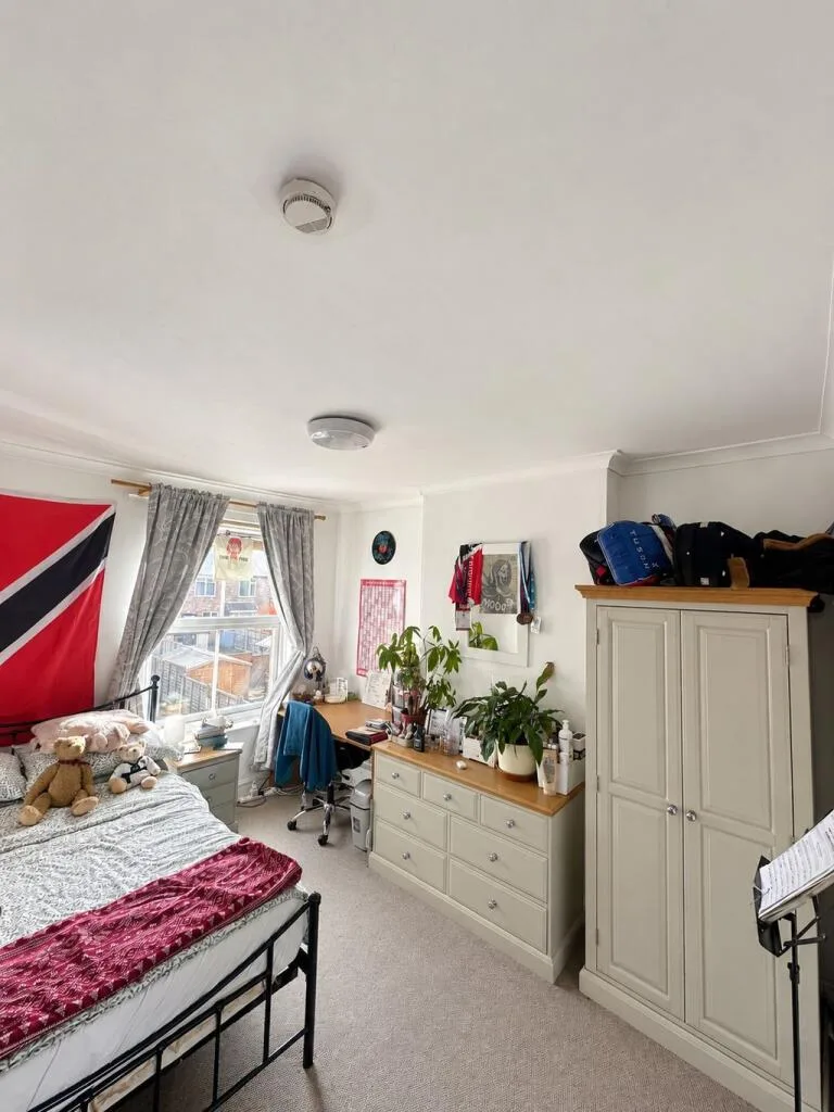 4 bedroom house of multiple occupation for rent
