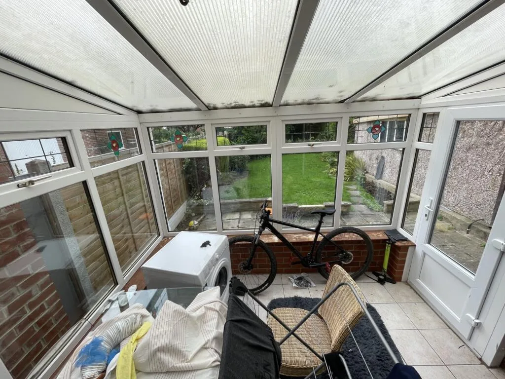 6 bedroom semi-detached house for rent