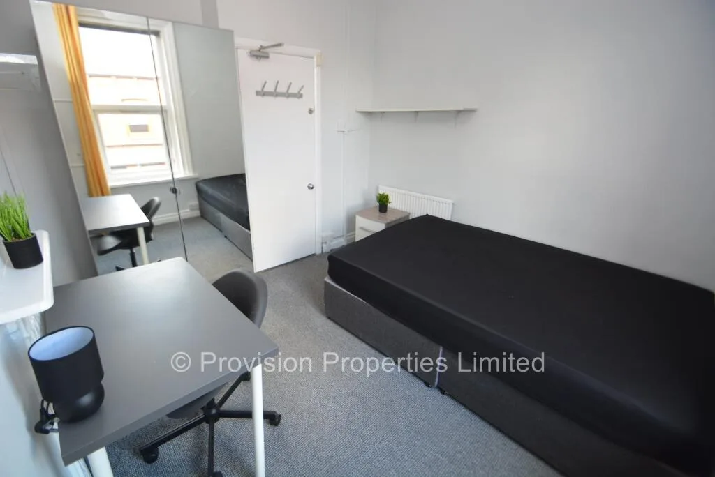 10 bedroom terraced house for rent