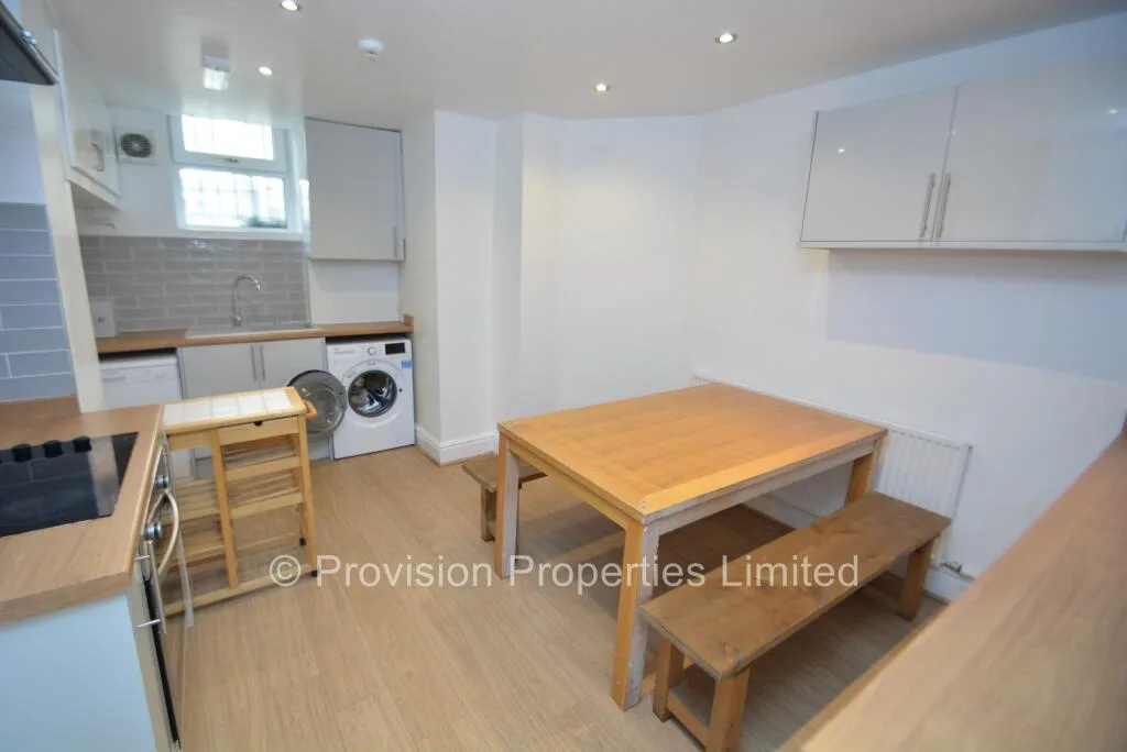10 bedroom terraced house for rent