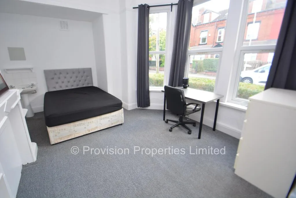 10 bedroom terraced house for rent