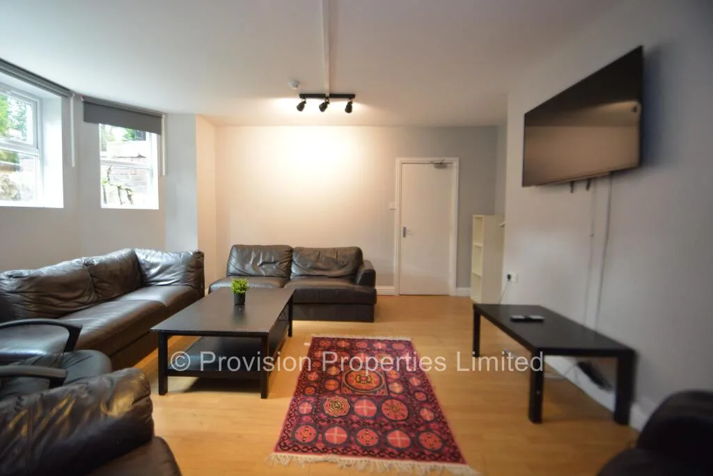 10 bedroom terraced house for rent