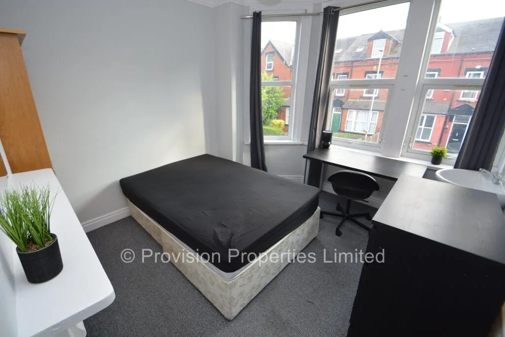 10 bedroom terraced house for rent