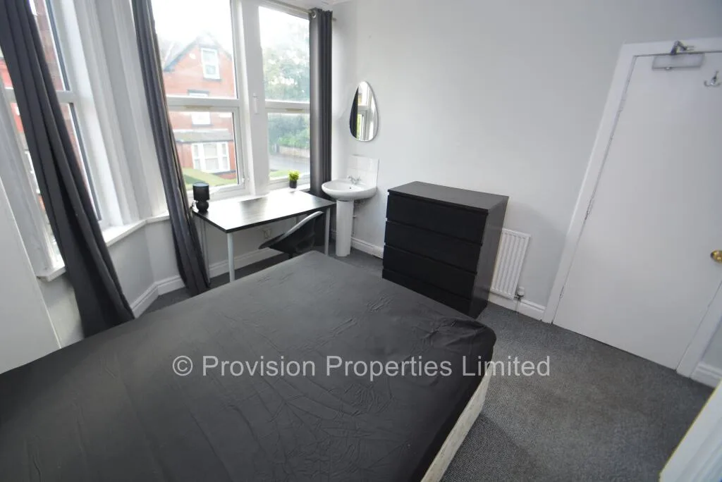 10 bedroom terraced house for rent