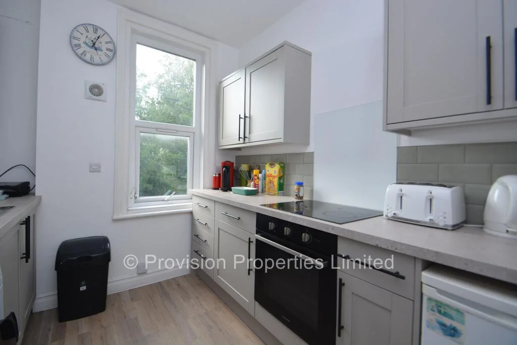 10 bedroom terraced house for rent