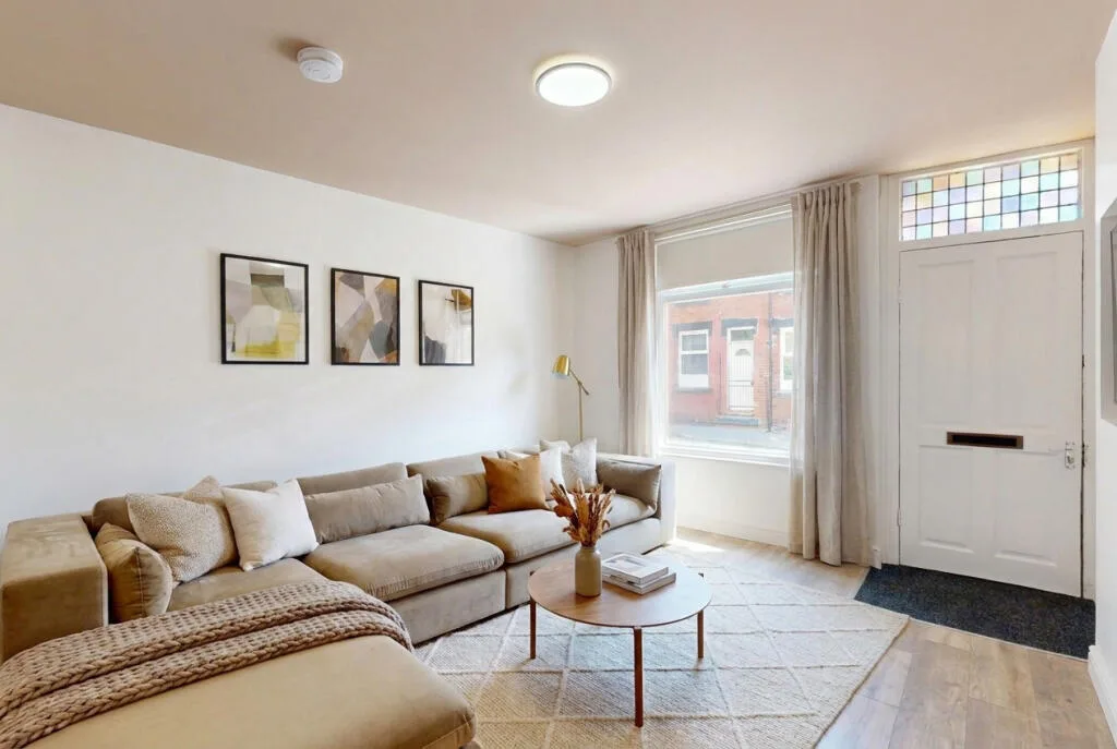 5 bedroom terraced house for rent