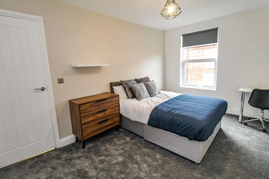 5 bedroom terraced house for rent