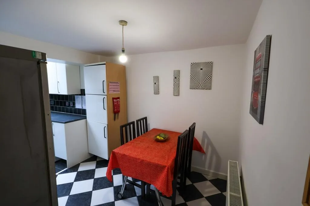 3 bedroom semi-detached house for rent