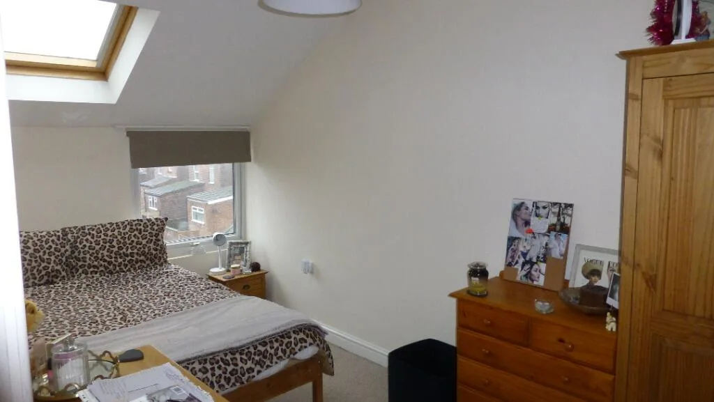 6 bedroom end of terrace house for rent