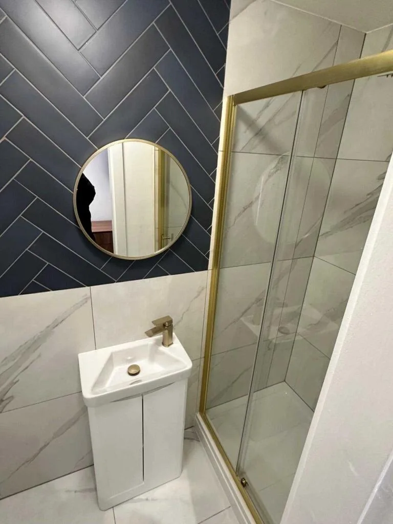 6 bedroom semi-detached house for rent