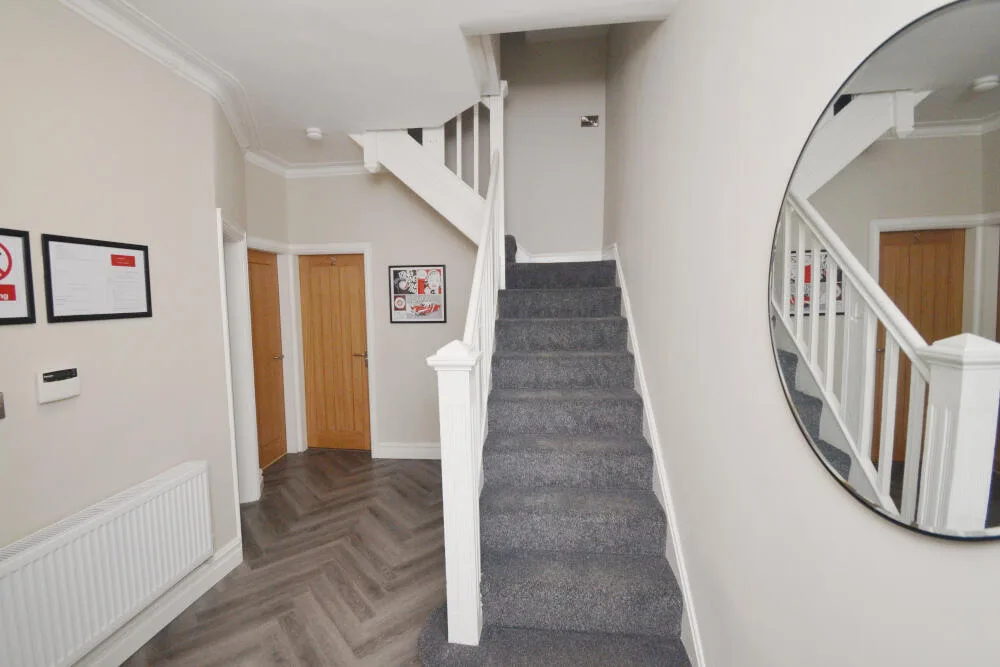 5 bedroom terraced house for rent
