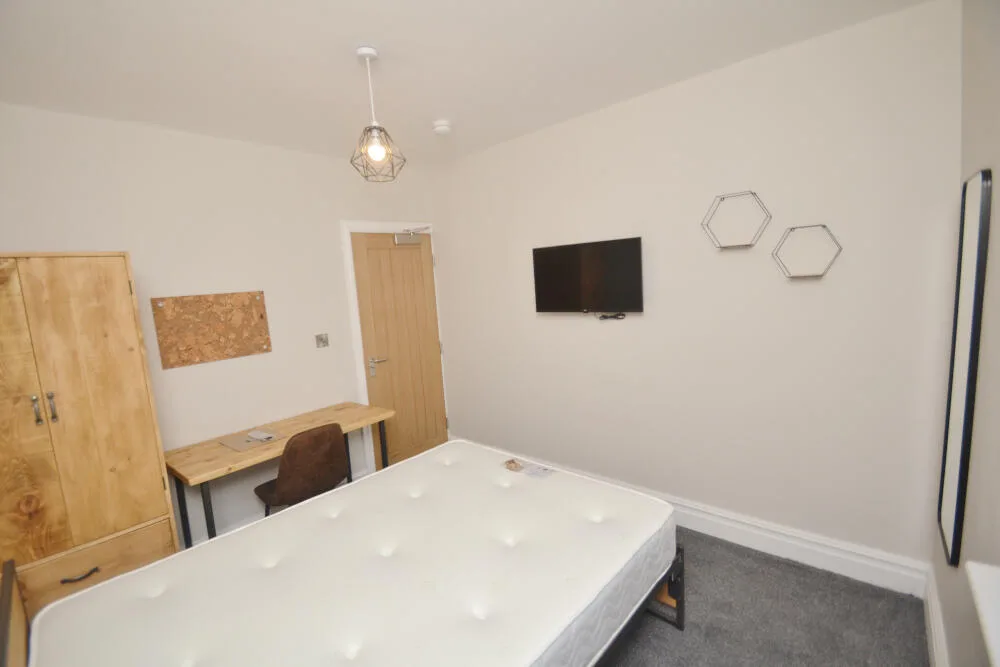 5 bedroom terraced house for rent