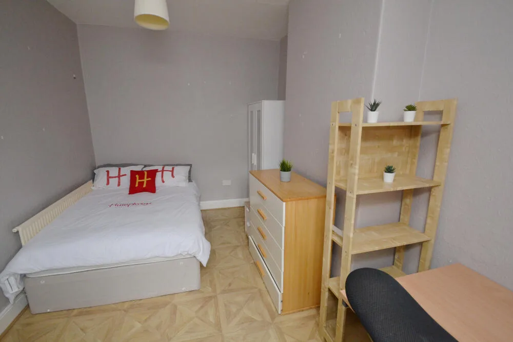 5 bedroom detached house for rent