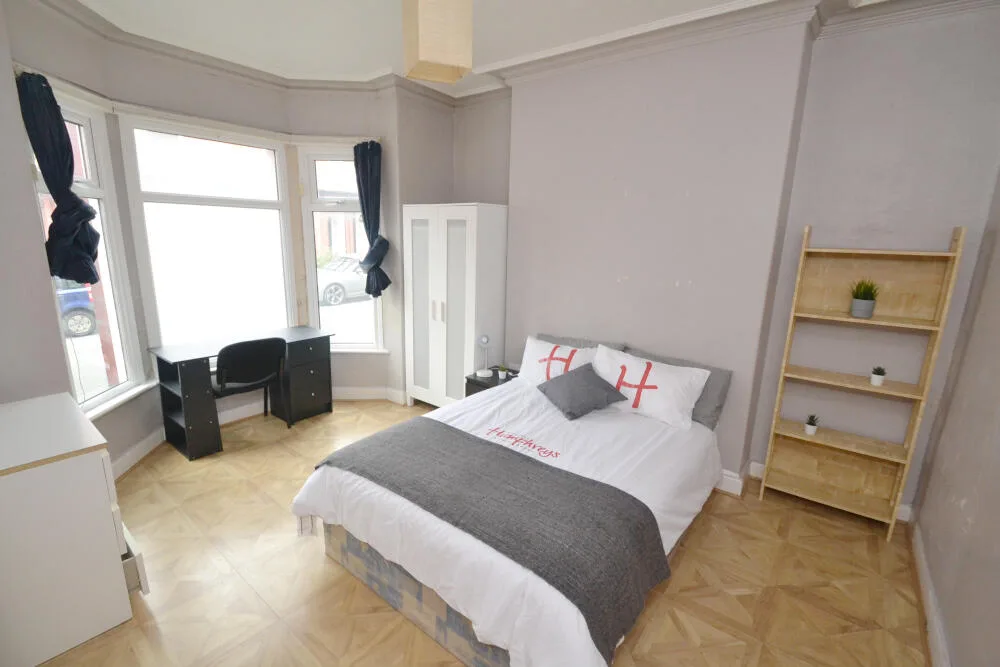 5 bedroom detached house for rent