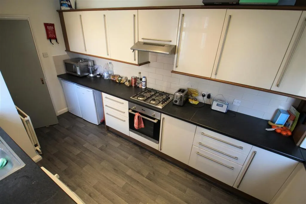 4 bedroom terraced house for rent