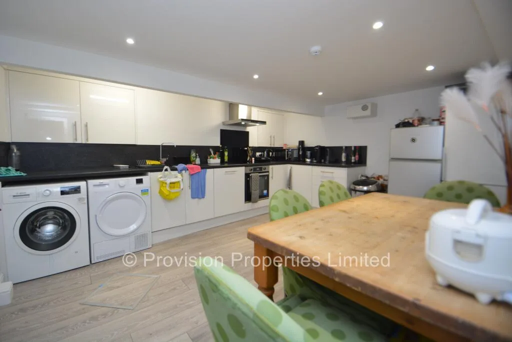 4 bedroom terraced house for rent