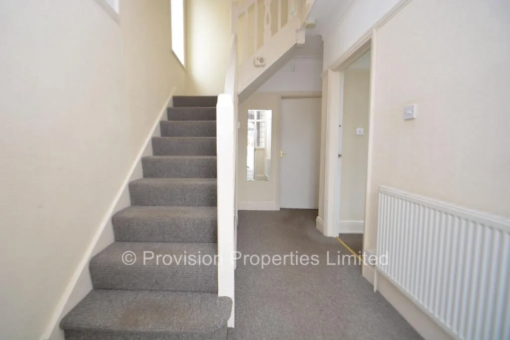 4 bedroom semi-detached house for rent