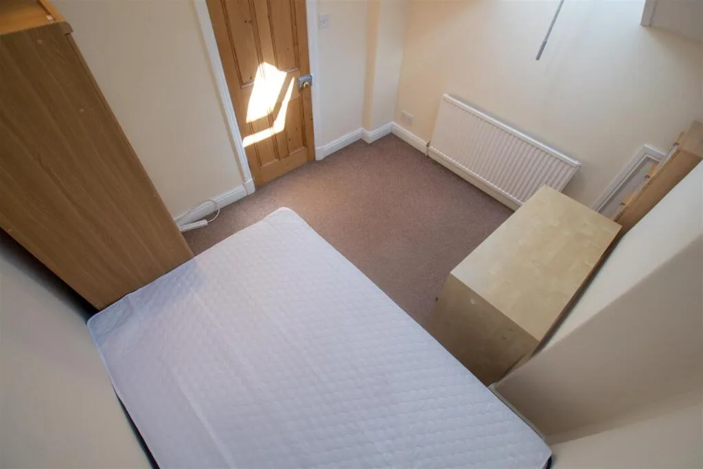 4 bedroom terraced house for rent