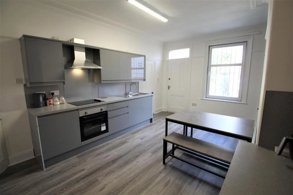 4 bedroom terraced house for rent