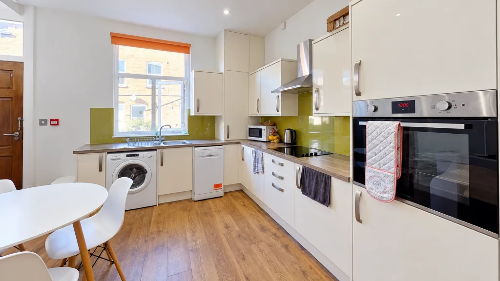4 bedroom terraced house for rent