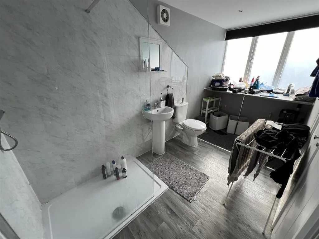 4 bedroom flat for rent