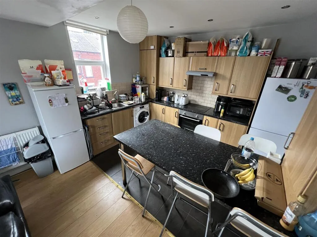 4 bedroom flat for rent