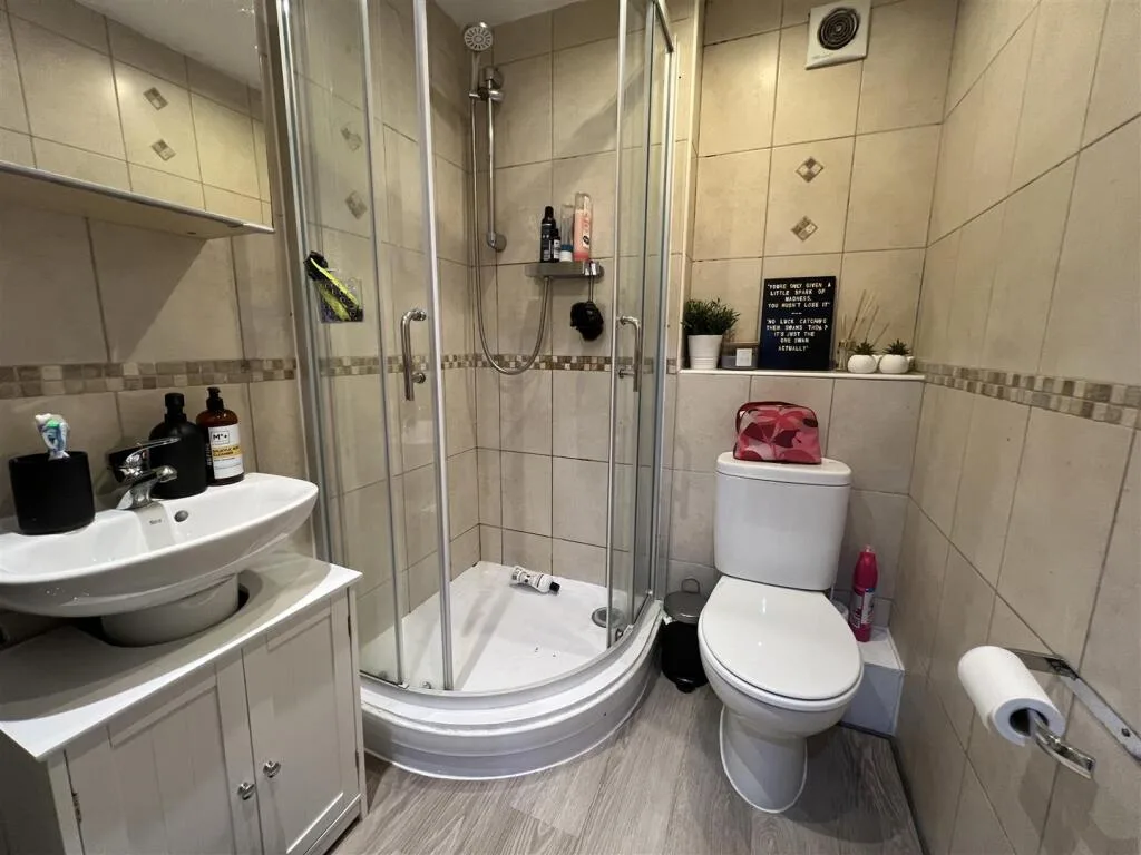 4 bedroom flat for rent