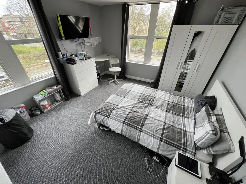 4 bedroom flat for rent