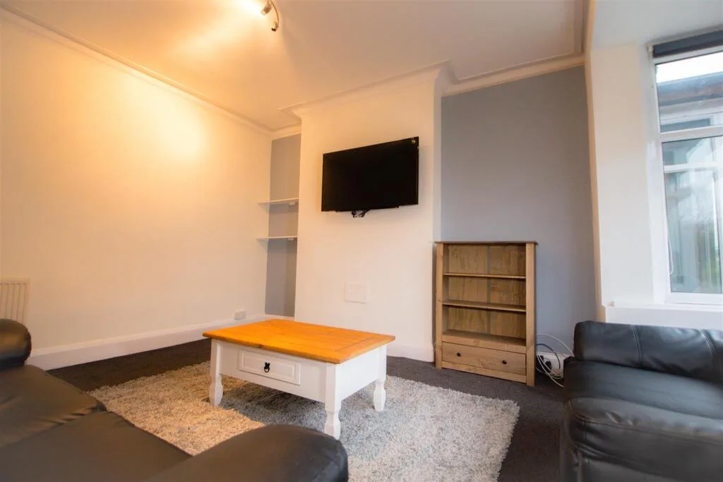 4 bedroom terraced house for rent