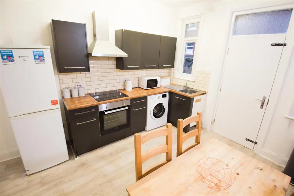 4 bedroom terraced house for rent