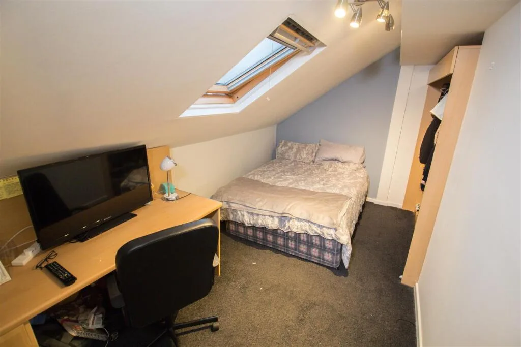 4 bedroom terraced house for rent