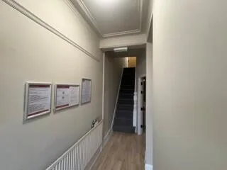 6 bedroom end of terrace house for rent