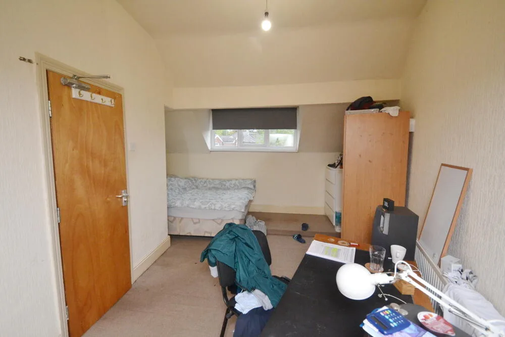 6 bedroom terraced house for rent