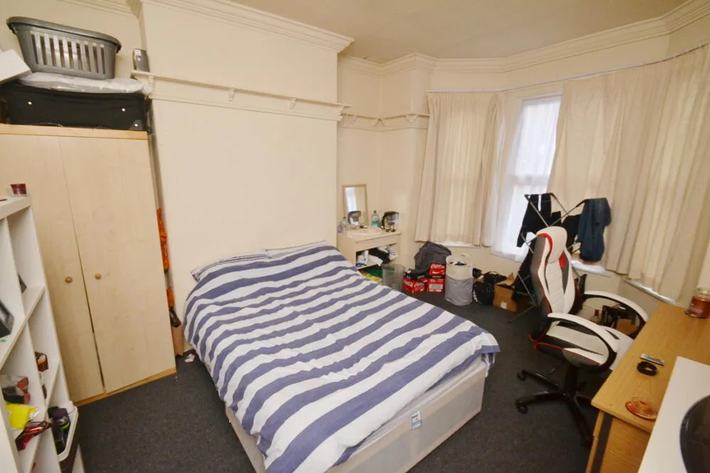 6 bedroom terraced house for rent